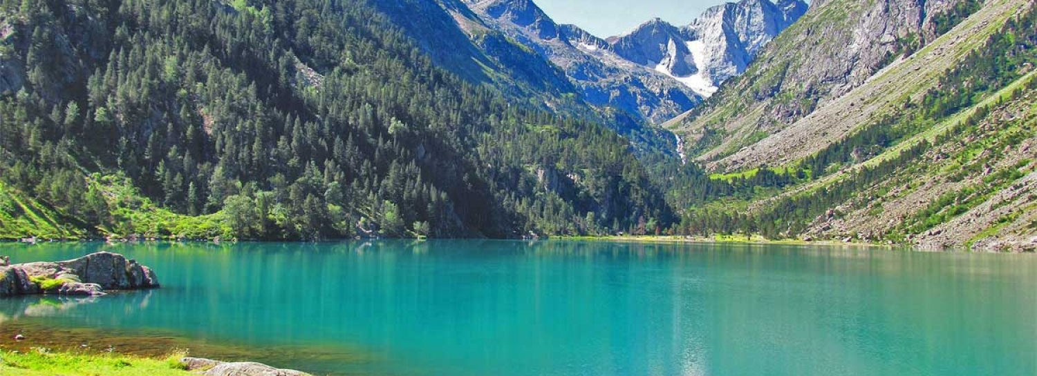 Lac de gaube par pont d'Espagne