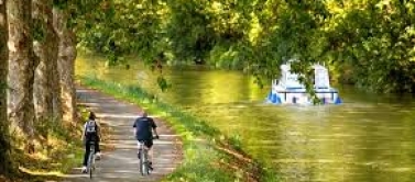 Marche tranquille le long du canal du midi